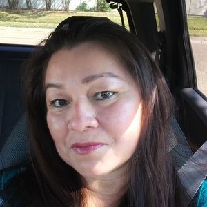 Meet your Posher, Angela ileana